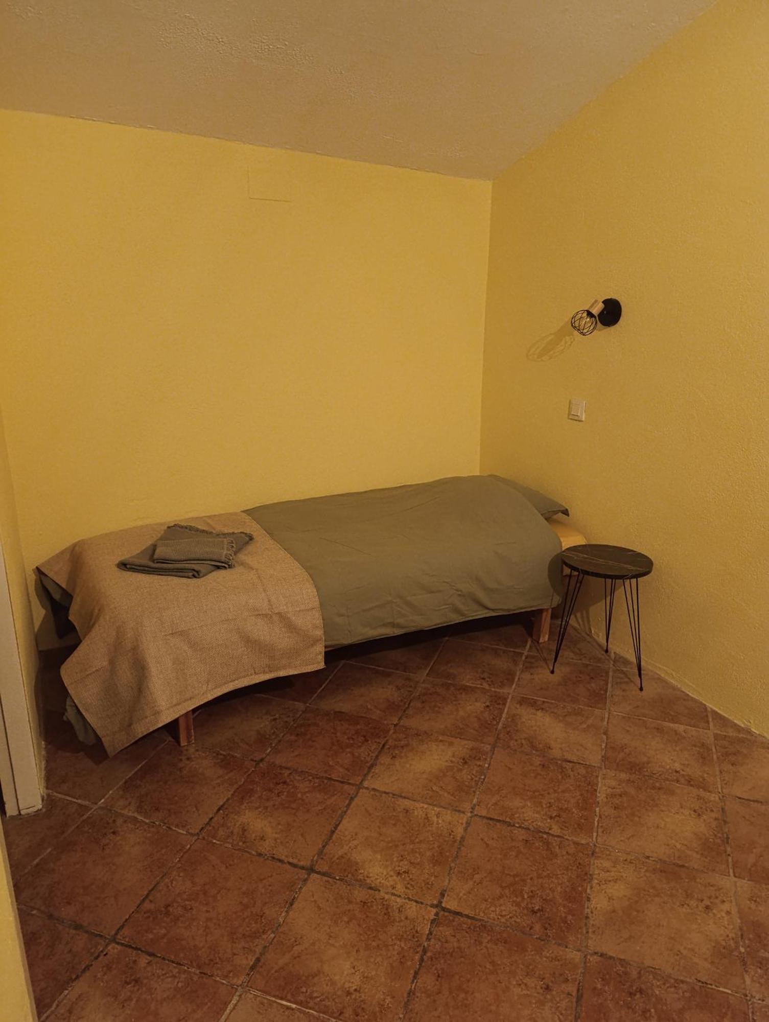 Mas Pitre Bed & Breakfast Besalu Exterior photo